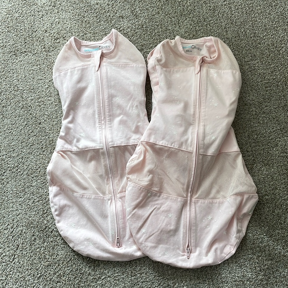 Happiest Baby 5 Second Baby Swaddles (2). Small (5-12lbs). Pink (Rose Stars)